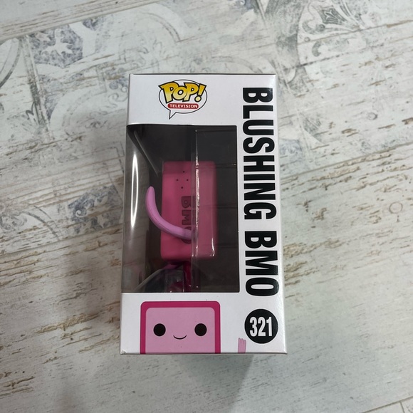 Funko Pop Blushing BMO #321 Adventure Time Figure Hot Topic Exclusive - Picture 2 of 6